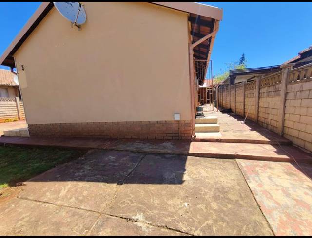 4 BEDROOM HOUSE FOR SALE IN GEELHOUTPARK